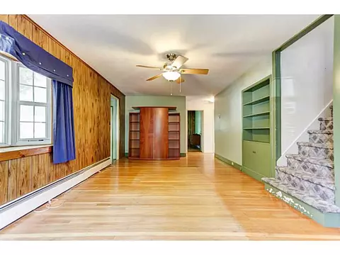 34 Maple Leaf Rd, Glendale, RI 02826 photo 3