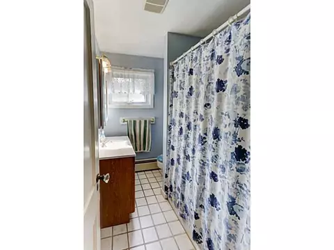 34 Maple Leaf Rd, Glendale, RI 02826 photo 9