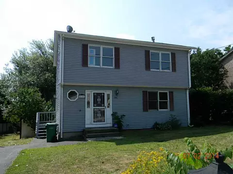 136 Eastgate Dr, Warwick, RI 02886 photo 1