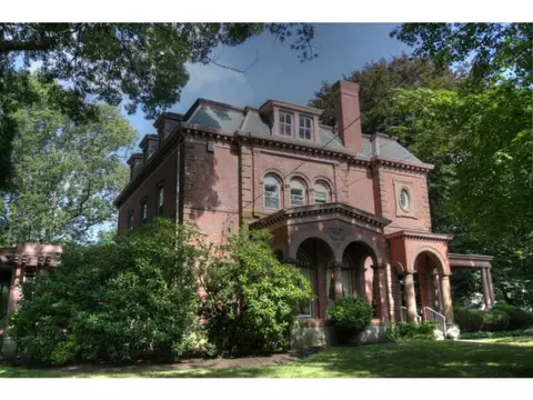 269 Prospect St, Woonsocket, RI 02895 photo 2