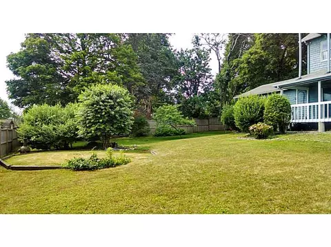 38 Ogden Ave, Warwick, RI 02889 photo 2