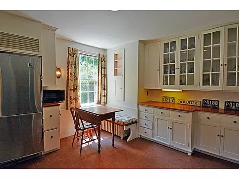89 Beach St, Westerly, RI 02891 photo 9