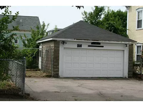 100 Olo St, Woonsocket, RI 02895 photo 2