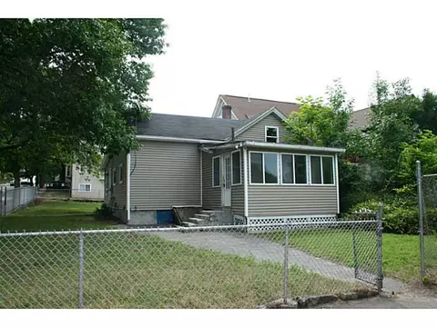 100 Olo St, Woonsocket, RI 02895 photo 3