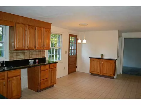 10 Haley Rd, Warwick, RI 02889 photo 5
