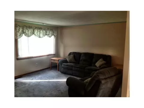 101 Elite Dr, Warwick, RI 02889 photo 4