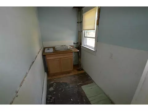 5 James St, Westerly, RI 02891 photo 3