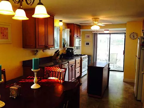 65 Chapmans Ave, Warwick, RI 02886 photo 9
