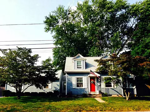 65 Chapmans Ave, Warwick, RI 02886 photo 2