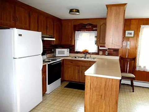 182 Getchell Ave, Woonsocket, RI 02895 photo 9