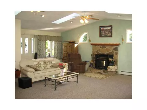 8 Tucker St, Glocester, RI 02814 photo 3