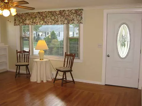 60 Buttonwoods Ave, Warwick, RI 02886 photo 4