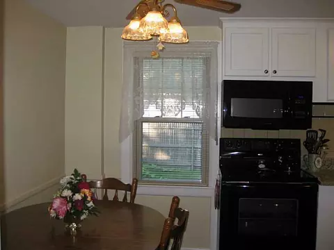 60 Buttonwoods Ave, Warwick, RI 02886 photo 8