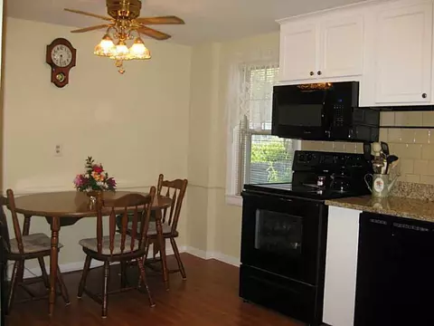 60 Buttonwoods Ave, Warwick, RI 02886 photo 11