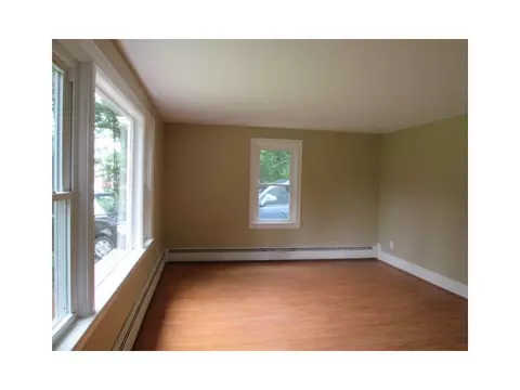 255 Commonwealth Ave, Warwick, RI 02886 photo 11