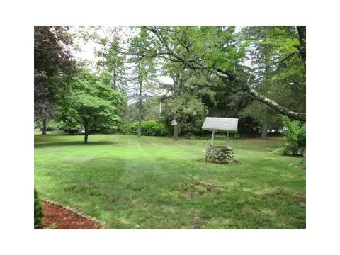 255 Commonwealth Ave, Warwick, RI 02886 photo 4