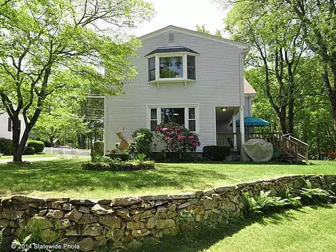 101 Maple Ave, West Warwick, RI 02893 photo 23