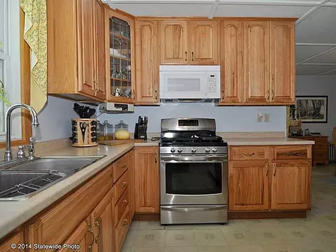 101 Maple Ave, West Warwick, RI 02893 photo 6