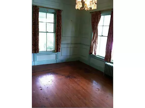 563 S Main St, Woonsocket, RI 02895 photo 4