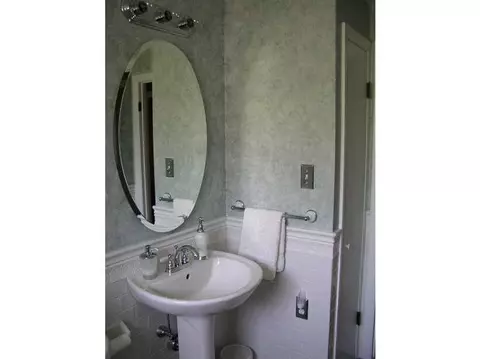 194 Walnut Hill Rd, Woonsocket, RI 02895 photo 7