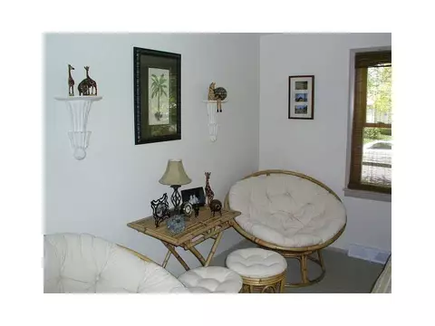 194 Walnut Hill Rd, Woonsocket, RI 02895 photo 9