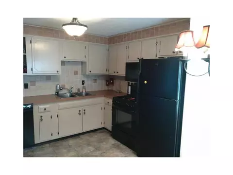 194 Walnut Hill Rd, Woonsocket, RI 02895 photo 3