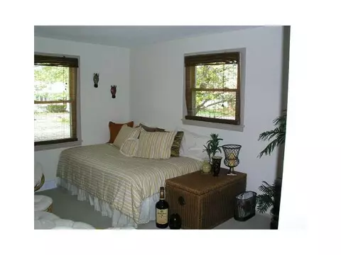 194 Walnut Hill Rd, Woonsocket, RI 02895 photo 8
