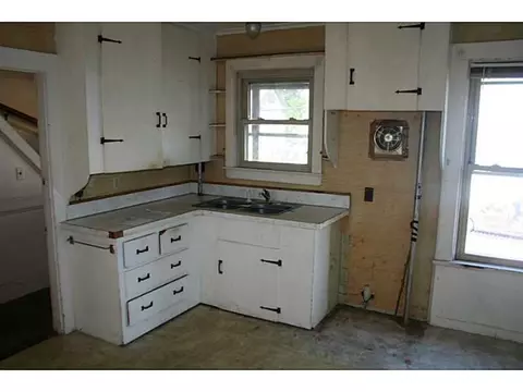 388 Elm St, Woonsocket, RI 02895 photo 6