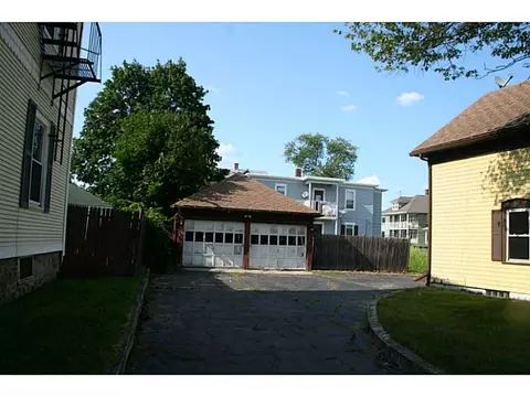 388 Elm St, Woonsocket, RI 02895 photo 2
