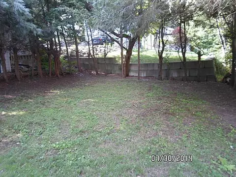 719 Fairmount St, Woonsocket, RI 02895 photo 4
