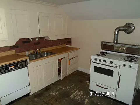 719 Fairmount St, Woonsocket, RI 02895 photo 6