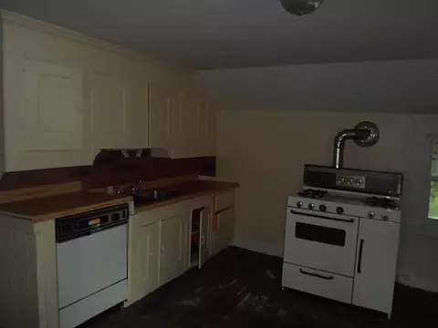719 Fairmount St, Woonsocket, RI 02895 photo 16