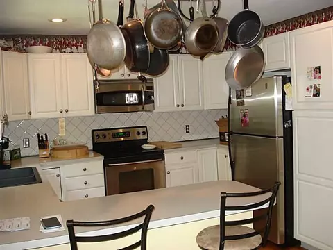 16 Lee St, Westerly, RI 02891 photo 4