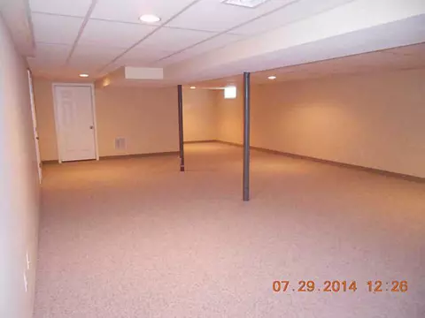 86 Danielle Dr, Woonsocket, RI 02895 photo 16
