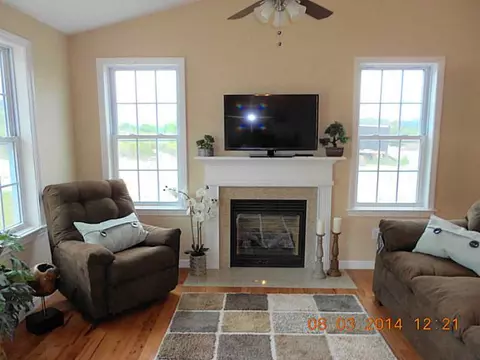 86 Danielle Dr, Woonsocket, RI 02895 photo 11