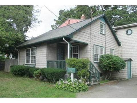 61 Nash Ave, Warwick, RI 02889 photo 3
