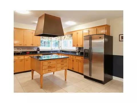 263 Morse Ave, Woonsocket, RI 02895 photo 2