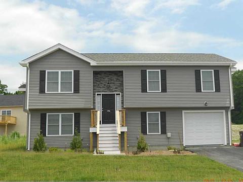106 Danielle Dr, Woonsocket, RI 02895 photo 1