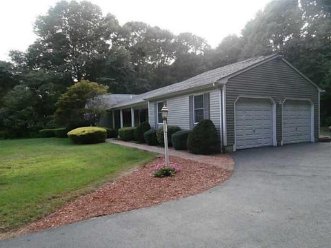 2 Stonybridge Dr, Lincoln, RI 02865 photo 2