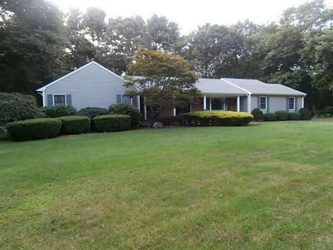 2 Stonybridge Dr, Lincoln, RI 02865 photo 1