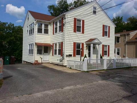 20 Denby St, Woonsocket, RI 02895 photo 2