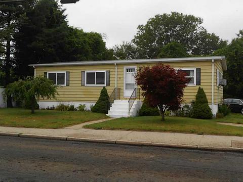 71 Pleasant St, Westerly, RI 02891 photo 1