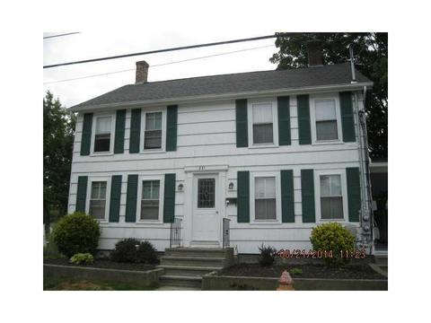 231 Nursery Ave, Woonsocket, RI 02895 photo 1