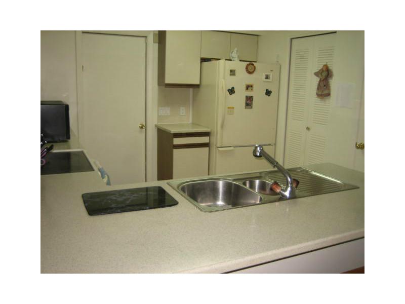 992 Williamsburg Cir, Warwick, RI 02886 photo 8