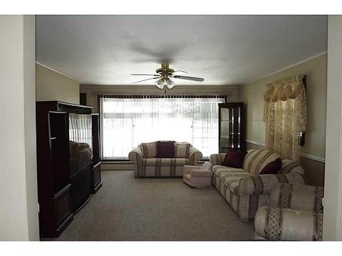 218 Dawn Blvd, Woonsocket, RI 02895 photo 4