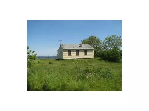 9 Longmeadow Ave, Warwick, RI 02889 photo 2