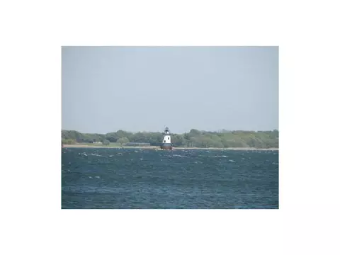 9 Longmeadow Ave, Warwick, RI 02889 photo 3