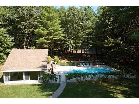 139 Maureen Cir, Mapleville, RI 02839 photo 12