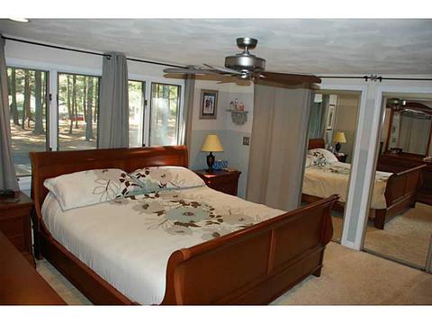 139 Maureen Cir, Mapleville, RI 02839 photo 10