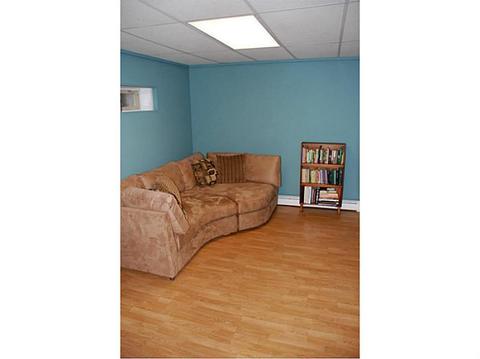 139 Maureen Cir, Mapleville, RI 02839 photo 23